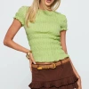 A new solid-color grid casual, versatile, fitted, waist-cinching, pleated short-sleeved top from Europe and America Item Picture